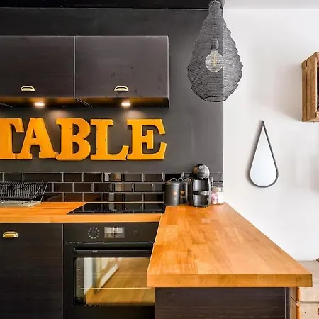 Amman Avec Terrasse Au Cœur Du Village Impressionniste *